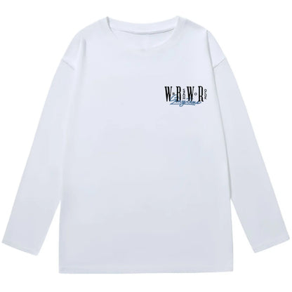 秋コーデに欠かせない新作アートレタープリント 長袖 T シャツ前後にデザインされた文字プリントが 程よい存在感を放ちシンプルながら一枚でおしゃ れ見え柔らかい素材とゆとりあるシルエットでス トレスフリーな着心地を実現ラウンドネック仕様 でレイヤードにも便利スキニーパンツやワイドパ ンツと合わせてもバランスが取りやすく普段使い からお出かけ旅行まで活躍するアイテム多色展開 でトレンドカラーも充実